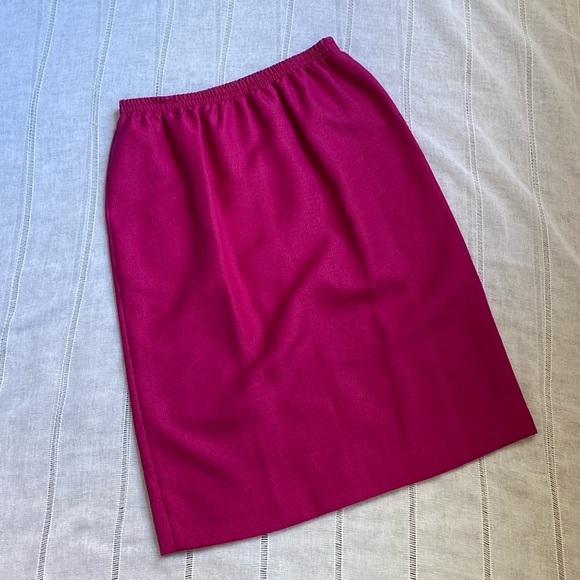 Leslie Faye vintage magenta midi skirt. - Picture 1 of 10